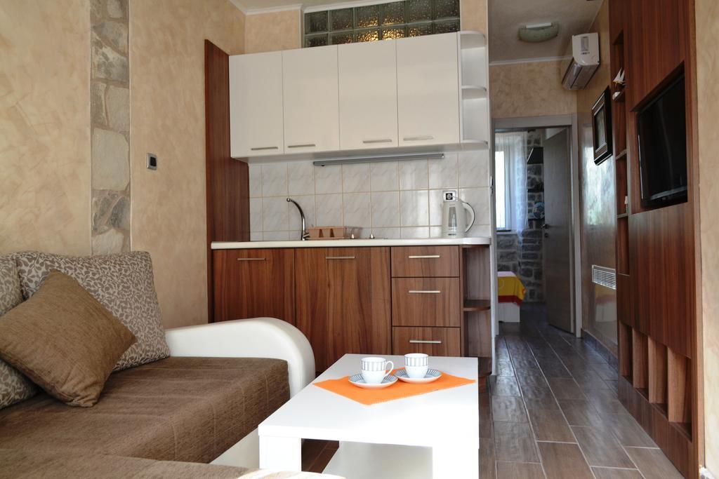 Lanterna Apartments Kotor Oda fotoğraf