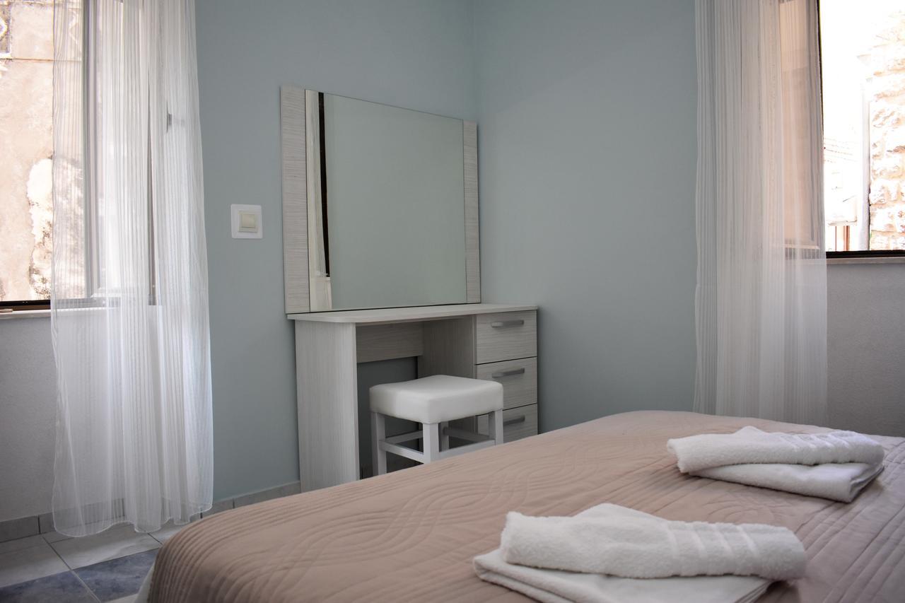 Lanterna Apartments Kotor Dış mekan fotoğraf