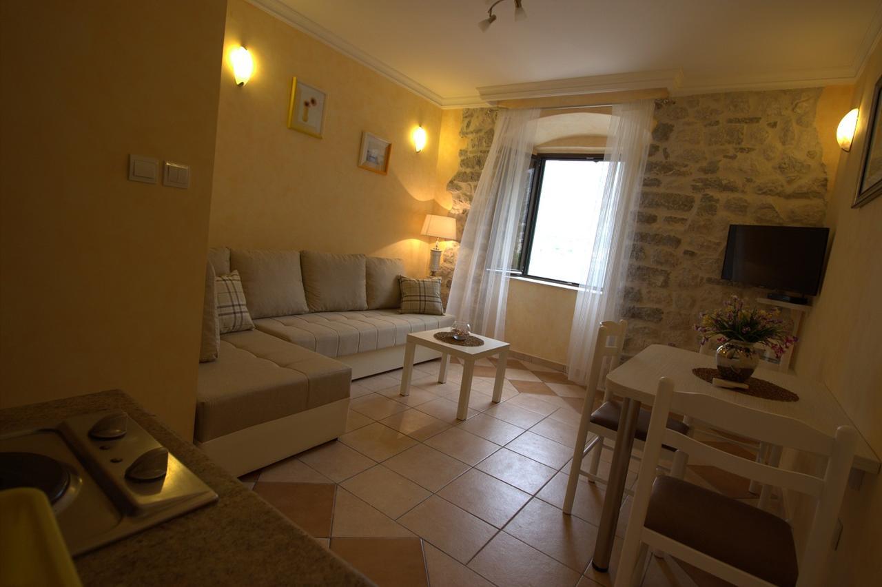 Lanterna Apartments Kotor Dış mekan fotoğraf