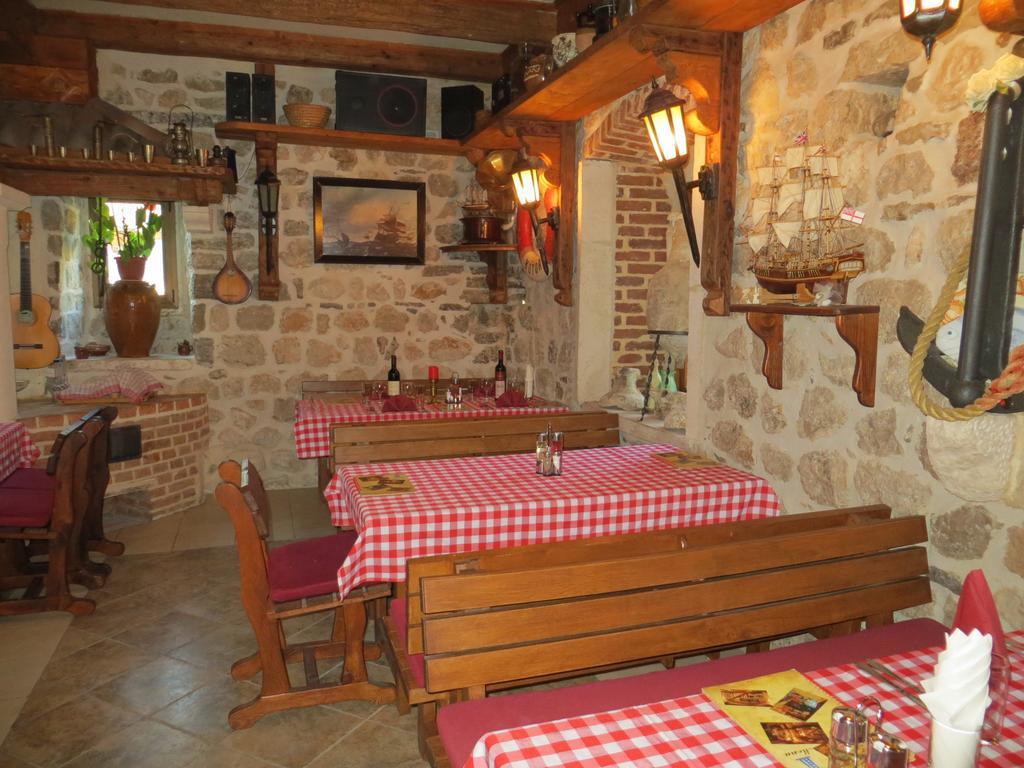 Lanterna Apartments Kotor Dış mekan fotoğraf